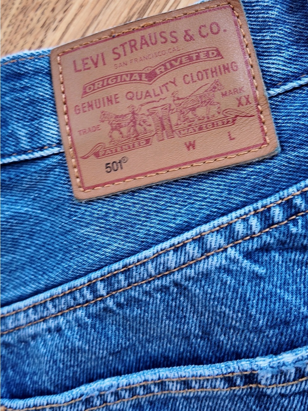 Levi’s Denim Shorts - Picture 5 of 7